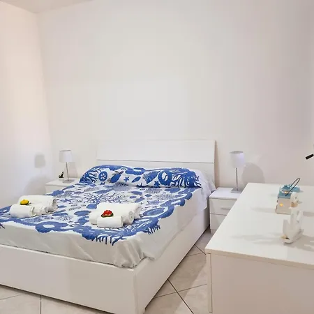 Residenza Baia Blu B Vista Mare Apartment *