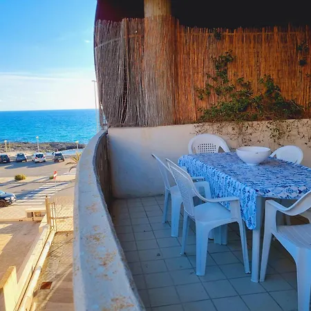 Residenza Baia Blu B Vista Mare Apartment *