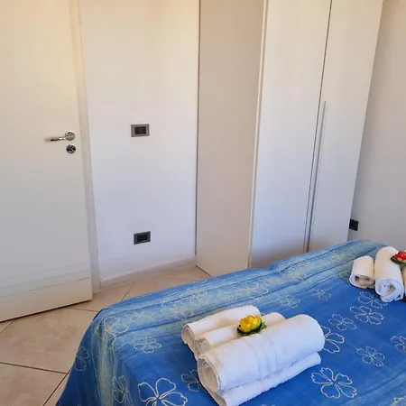 Residenza Baia Blu B Vista Mare 公寓 *