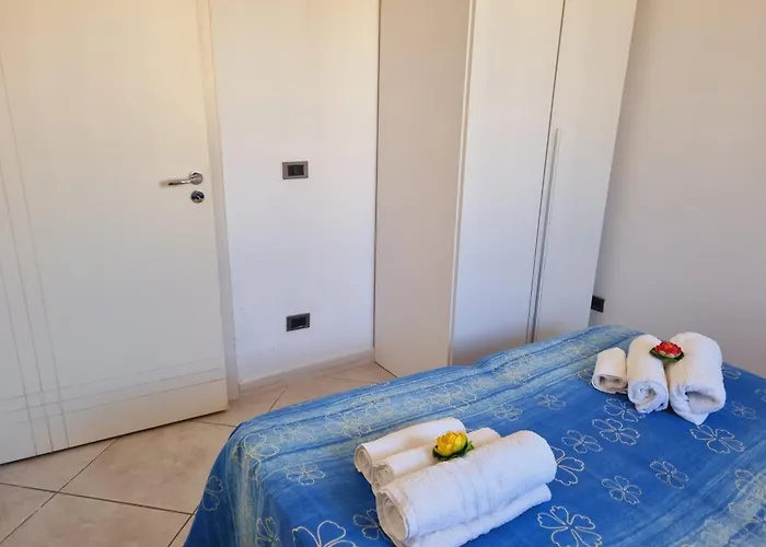 Residenza Baia Blu B Vista Mare Apartment *